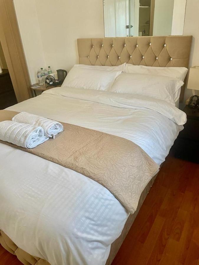 Charming Double-bedroom In Flat Homestay London