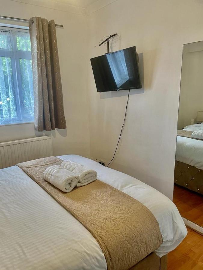 Charming Double-bedroom In Flat Homestay