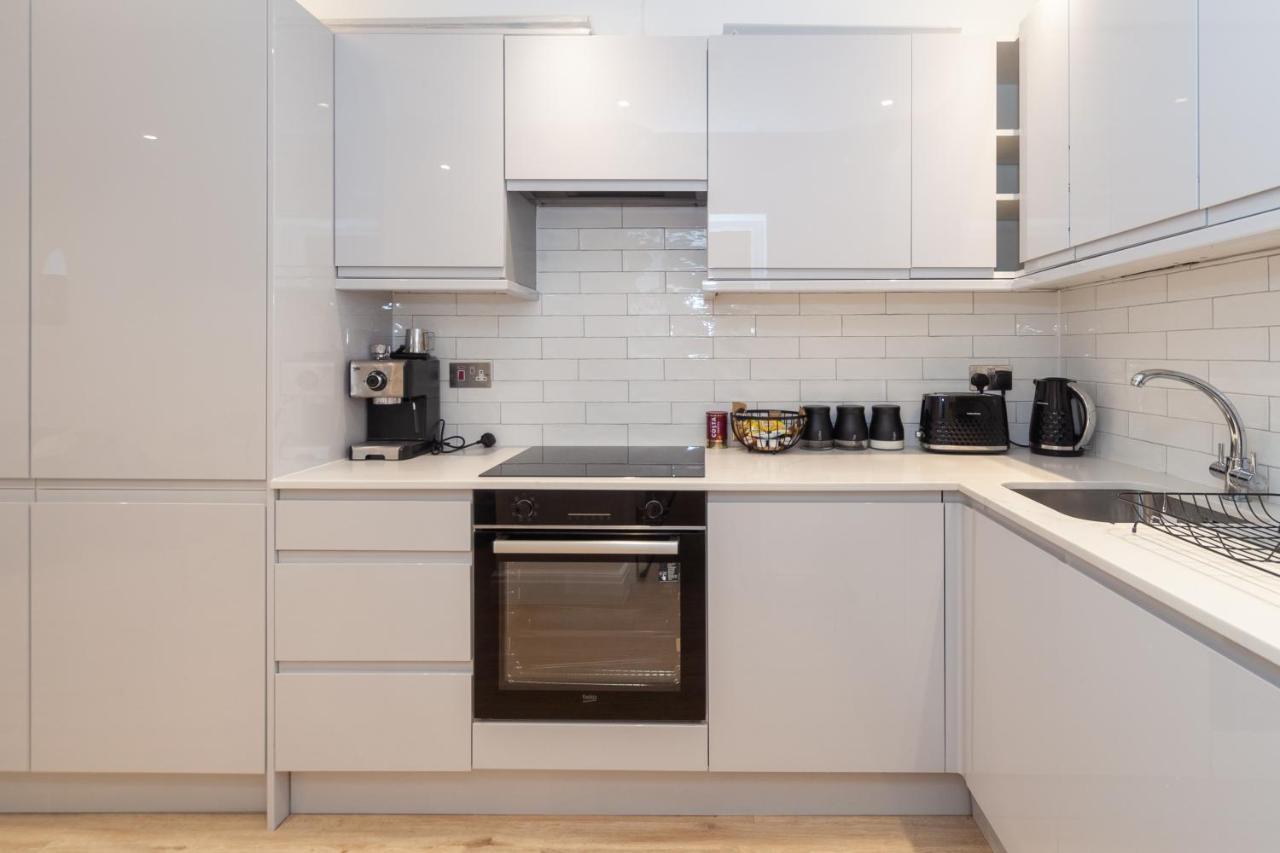 Kensington Luxury Flat With Patio Apartment