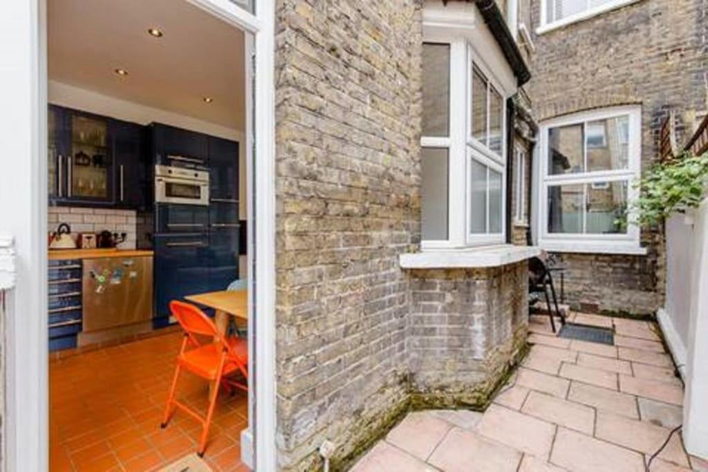 Appartement Quiet 2x Bedroom Victorian Terrace Flat + Garden Londen