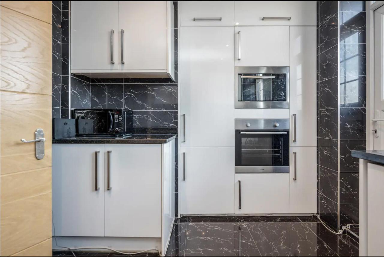 Appartement Luxe - Hyde Park - 2bed 3bath A/c + Lift *