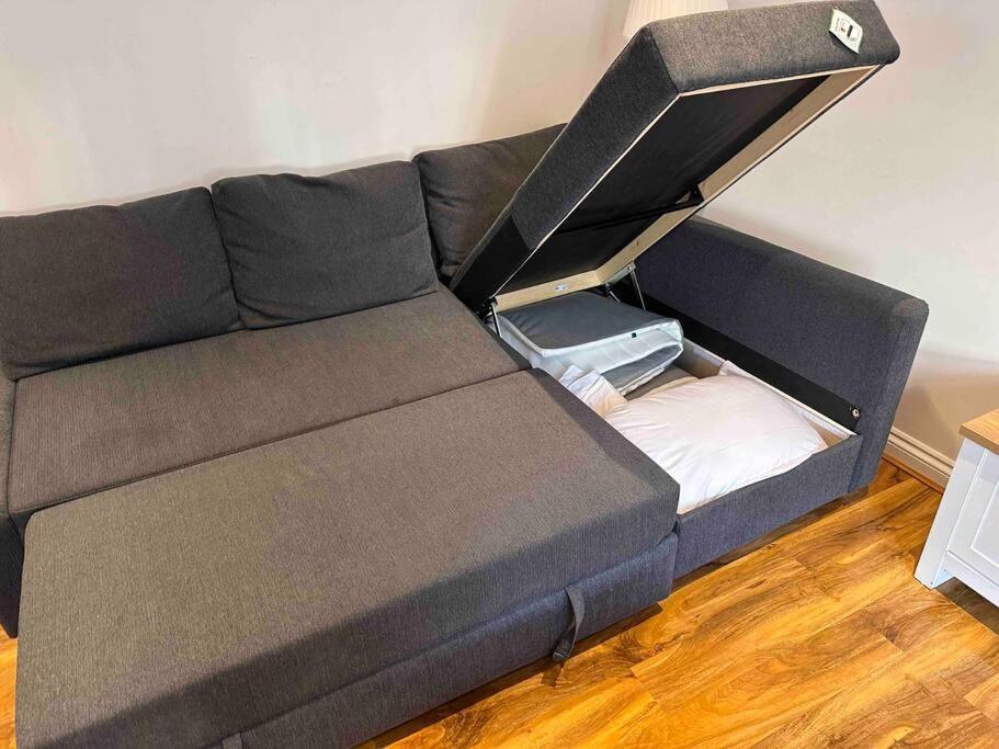 Apartment Comfortable 1 Bedroom And Double Sofa Bed Flat