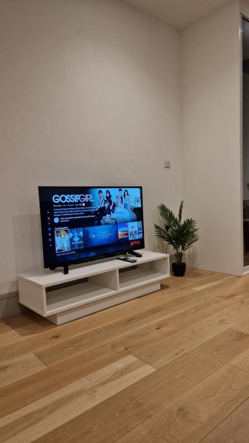 Apartment Stadium *