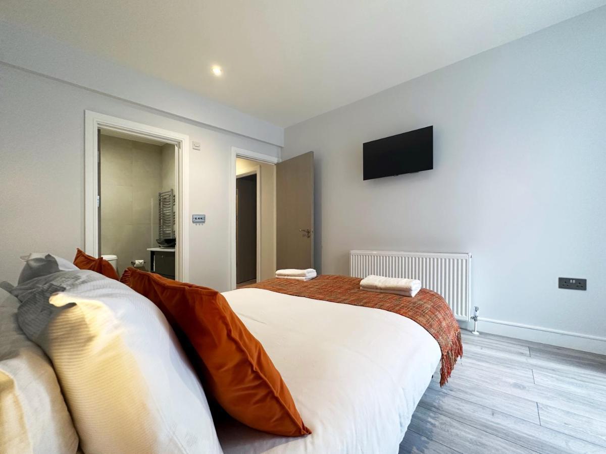 Kevins Place Near Paddington * London