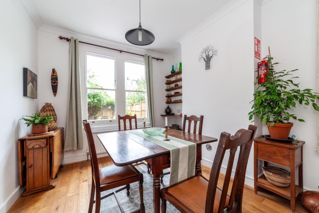 Charming Terraced 3br House, 5 Min Hither St Londen