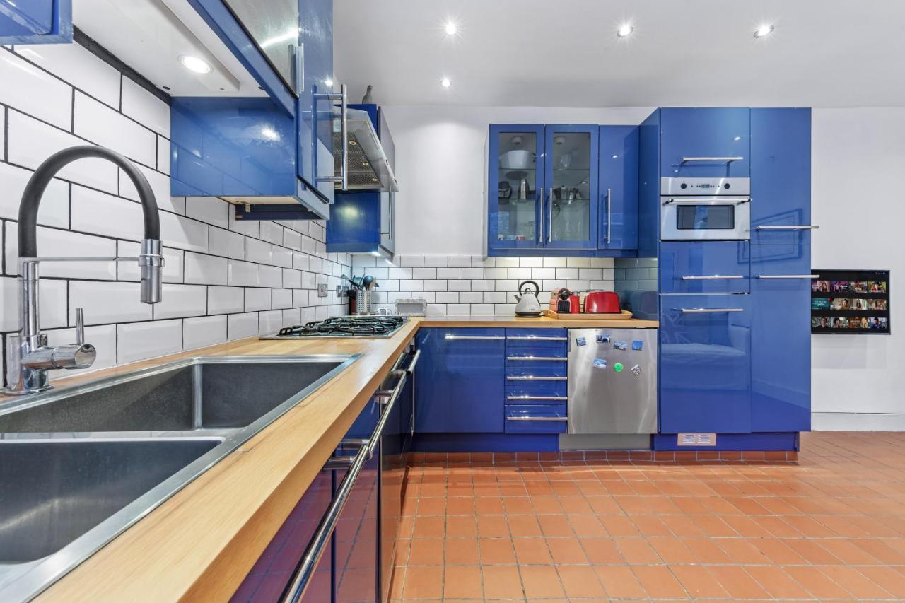 Quiet 2x Bedroom Victorian Terrace Flat + Garden