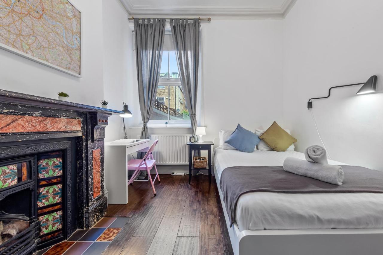 Quiet 2x Bedroom Victorian Terrace Flat + Garden * Londen