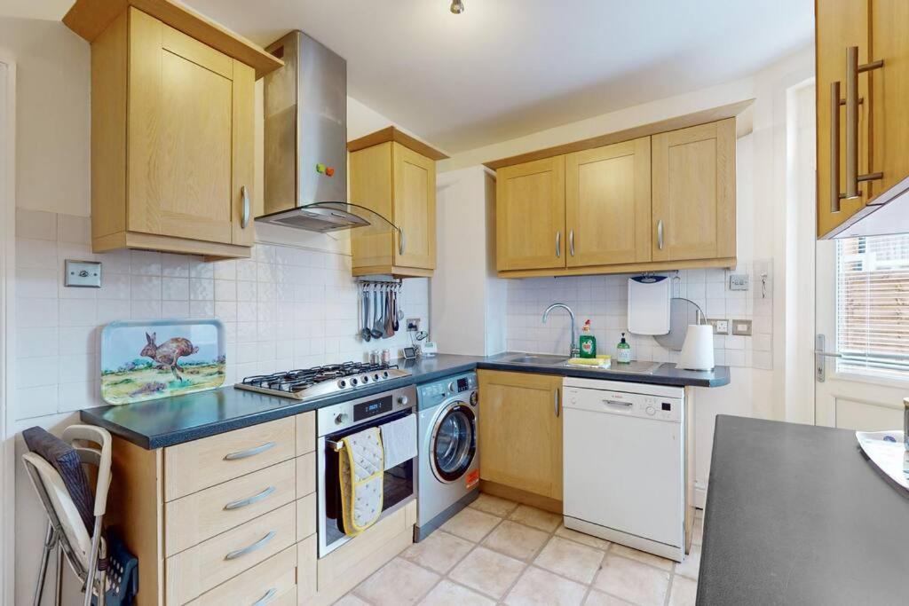 Spacious 2bd Cricklewood Londen