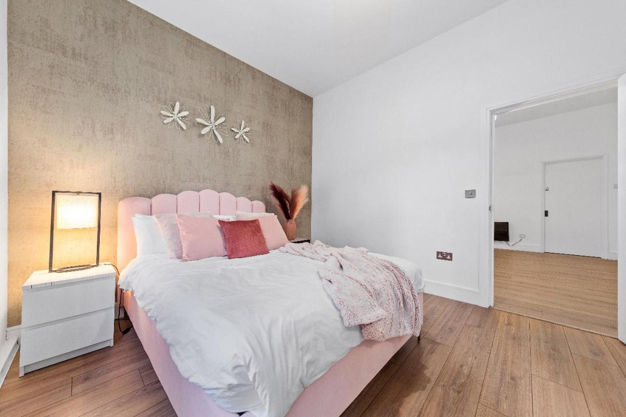 Majestic 2 Bedroom In Knightsbridge Hydepark Kb70 London