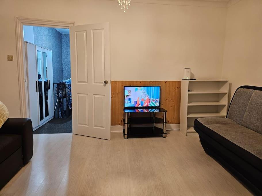 Serviced E10 X Dm 4 Weekly X Monthly Offers X Leyton X By D6ten Homes Ltd Londen