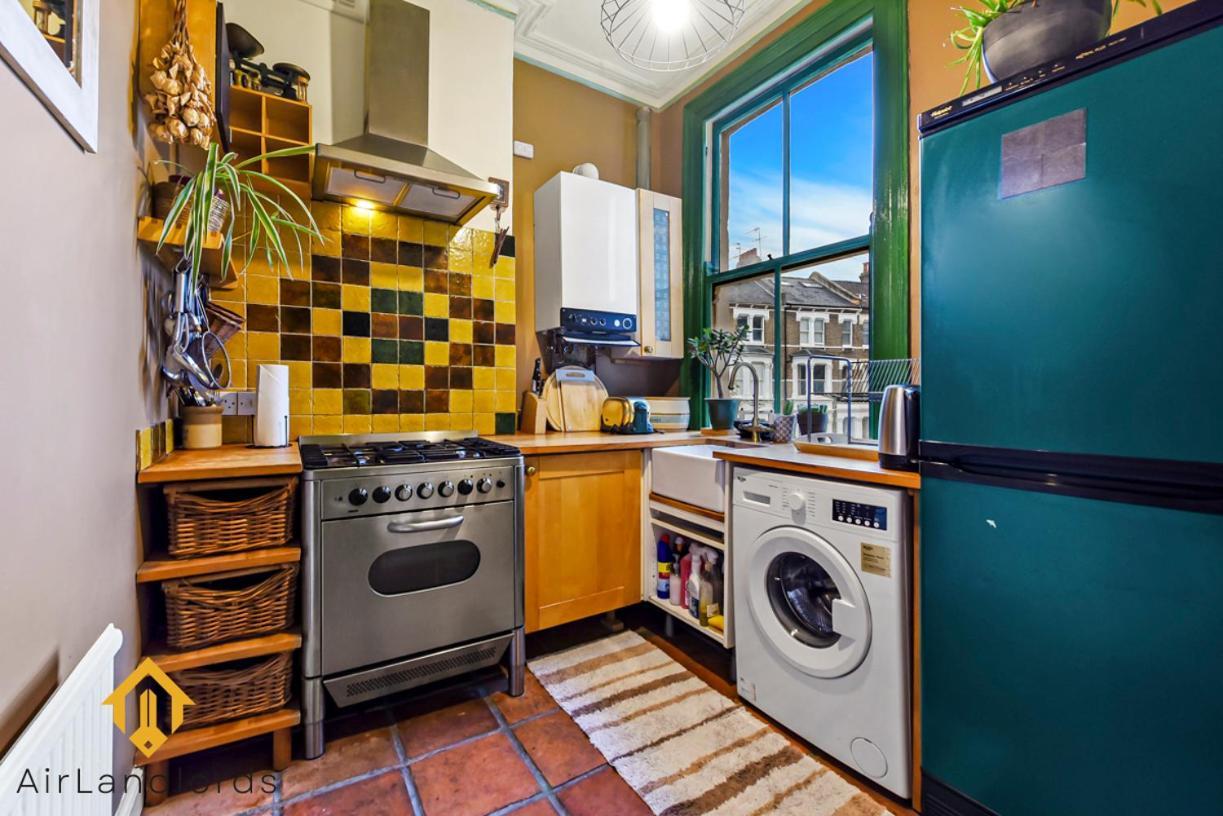 Apartment Peaceful 2-bedroom Flat Near Queens Park Station