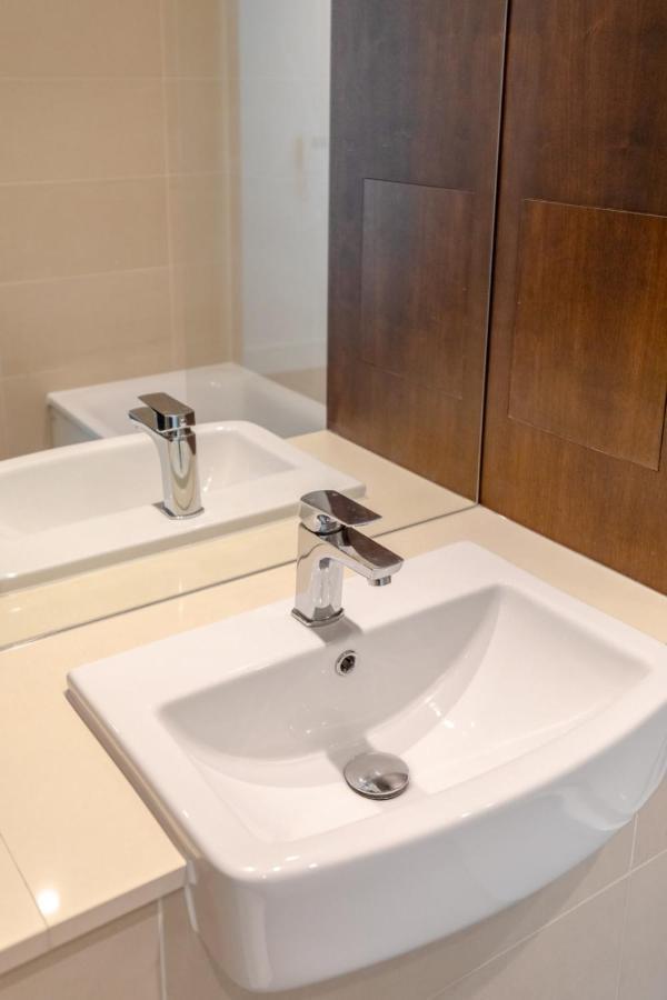 Chic 1bd Flat Wviews Of The Shard - South Quay! *
