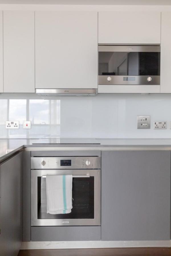 Chic 1bd Flat Wviews Of The Shard - South Quay! *