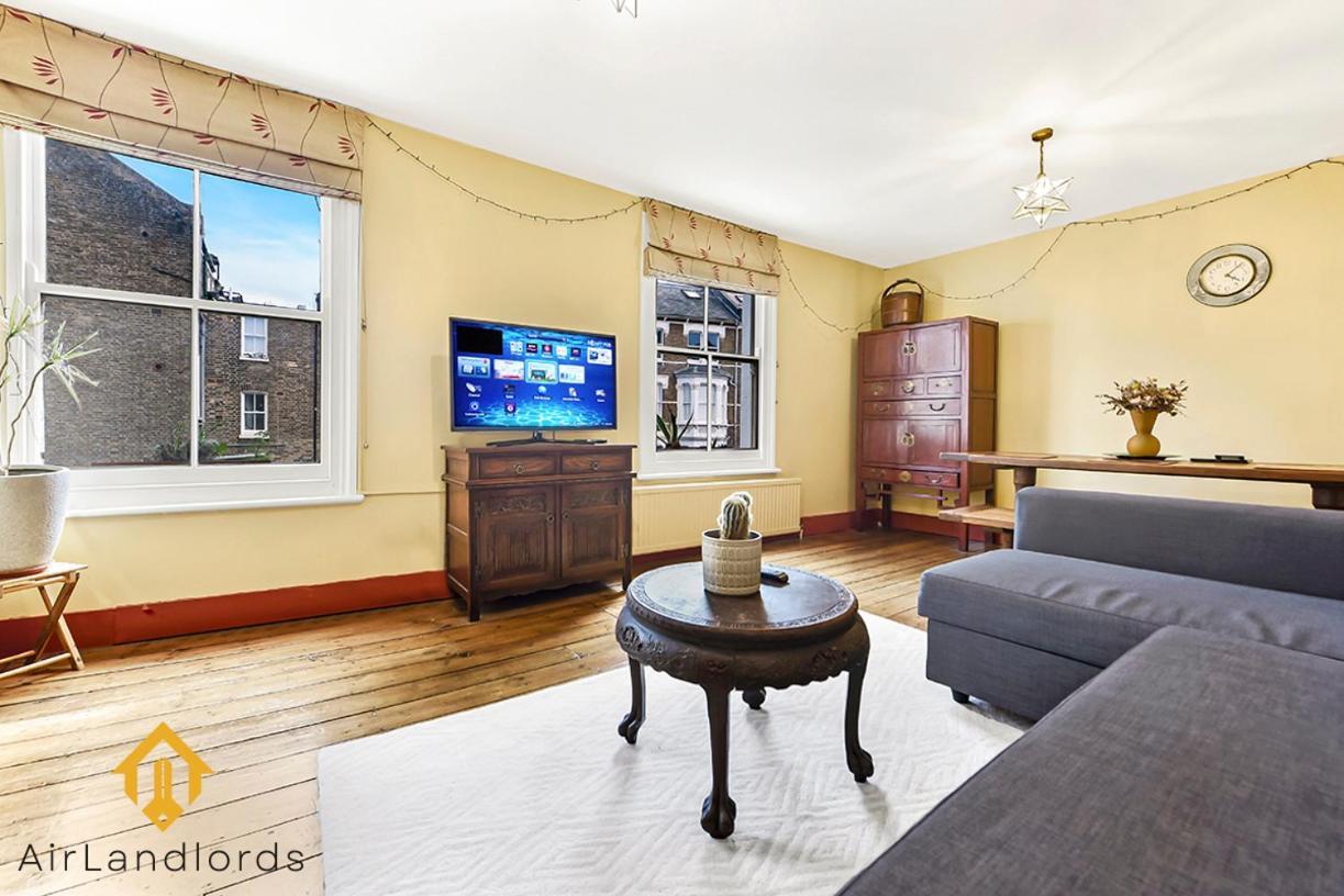 Peaceful 2-bedroom Flat Near Queens Park Station * London