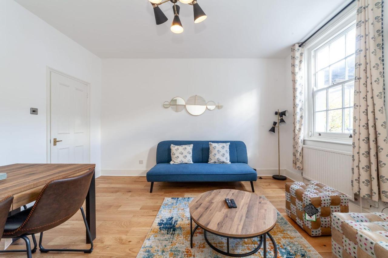 Period Victorian Abode In Idyllic Kings Cross