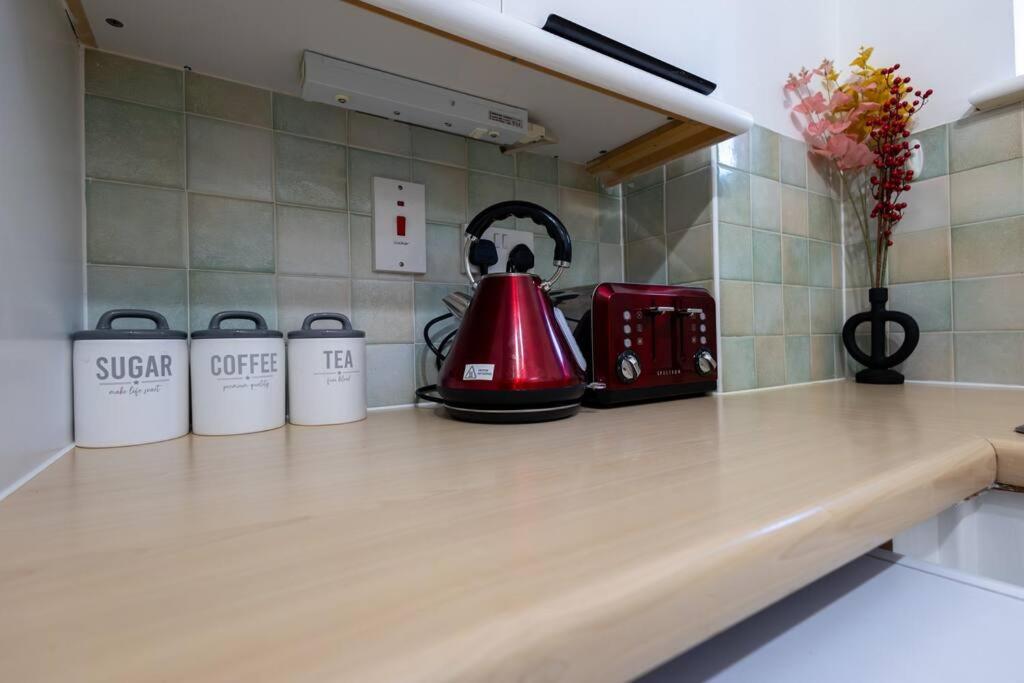 Morden Apartment, By The Sea With Free Parking London
