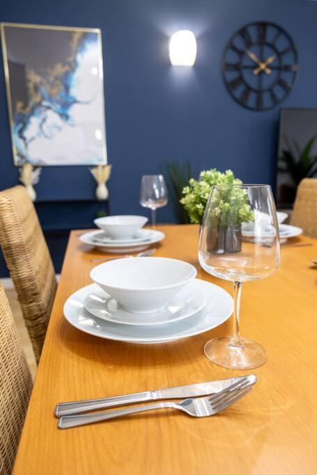 Morden Apartment, By The Sea With Free Parking London
