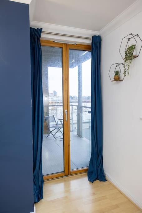 Apartment Morden Apartment, By The Sea With Free Parking *