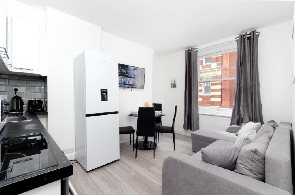 4th Floor * Londen