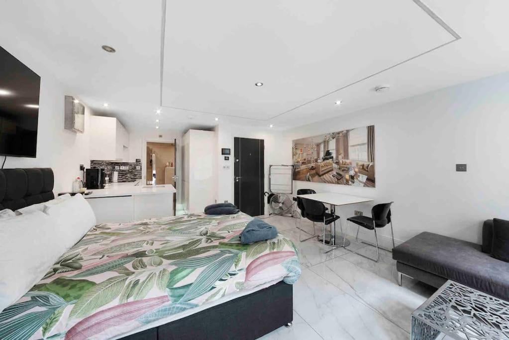 Stylish New Covent Garden Soho Studio Apart Apartment London