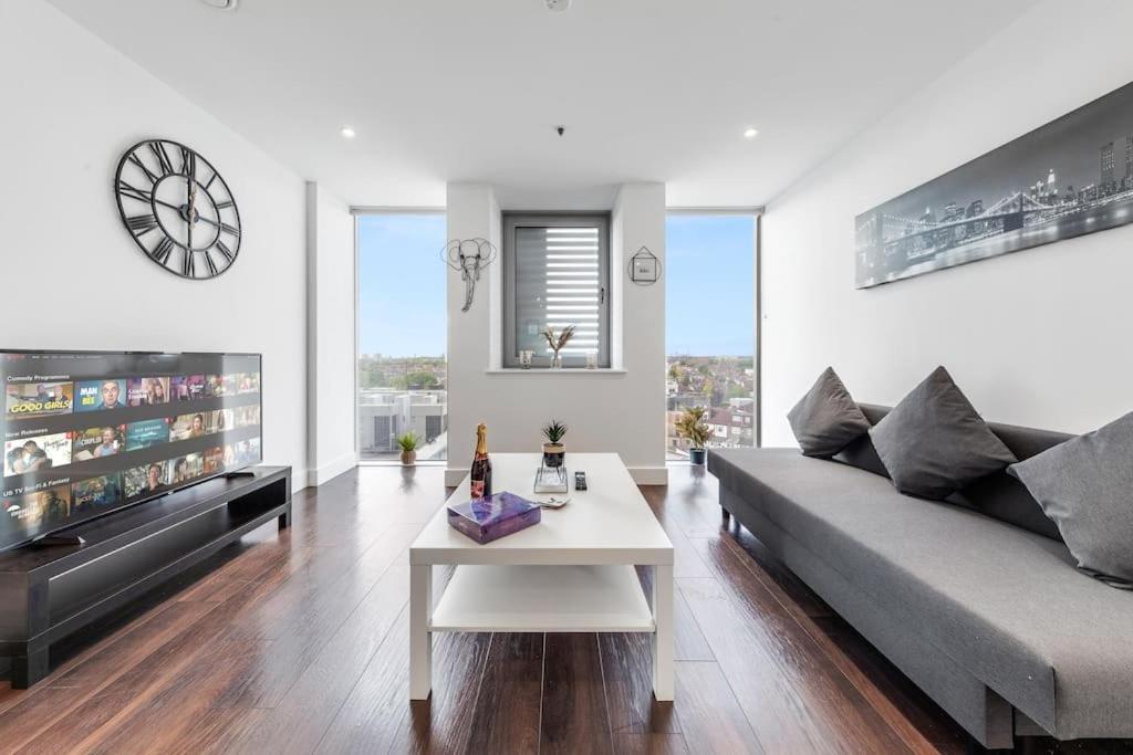 Sleep 4 At Britannia 1 Min From Subway Bp40 Apartment *