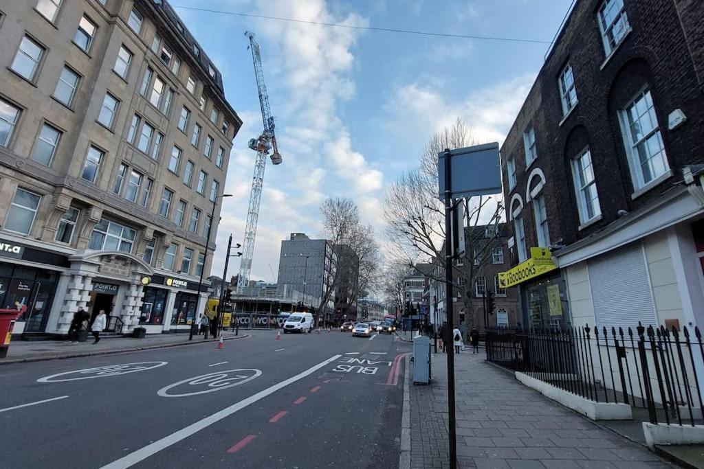 Gatesden * London