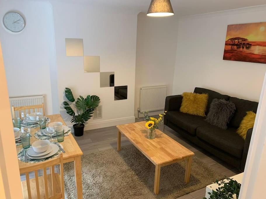 Luxury 2 Bedroom In King's Cross Apartment *