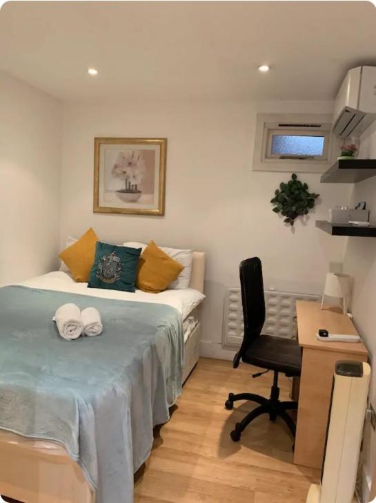 Lovely Private Bedrooms In Euston Station - 121 London