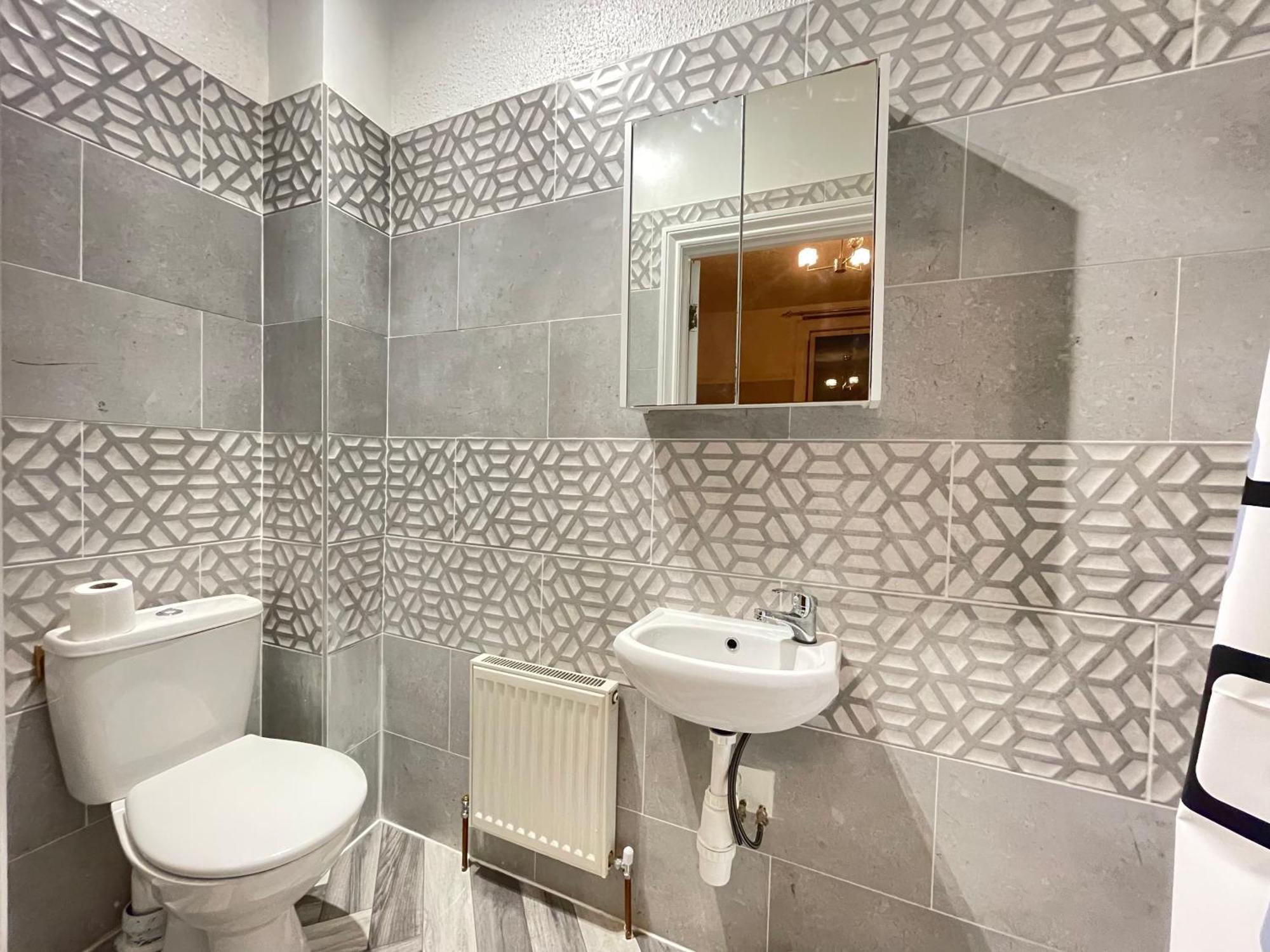 With Private Bathroom And Shared Kitchen London