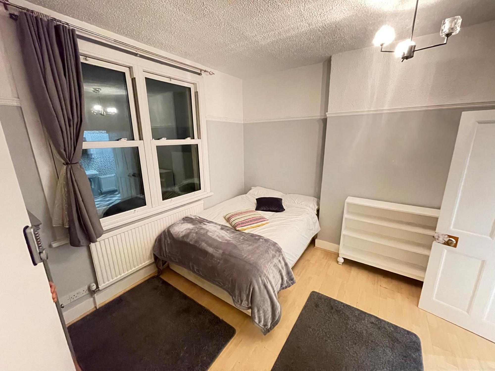 Homestay With Private Bathroom And Shared Kitchen
