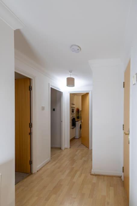 Apartment Morden Apartment, By The Sea With Free Parking *