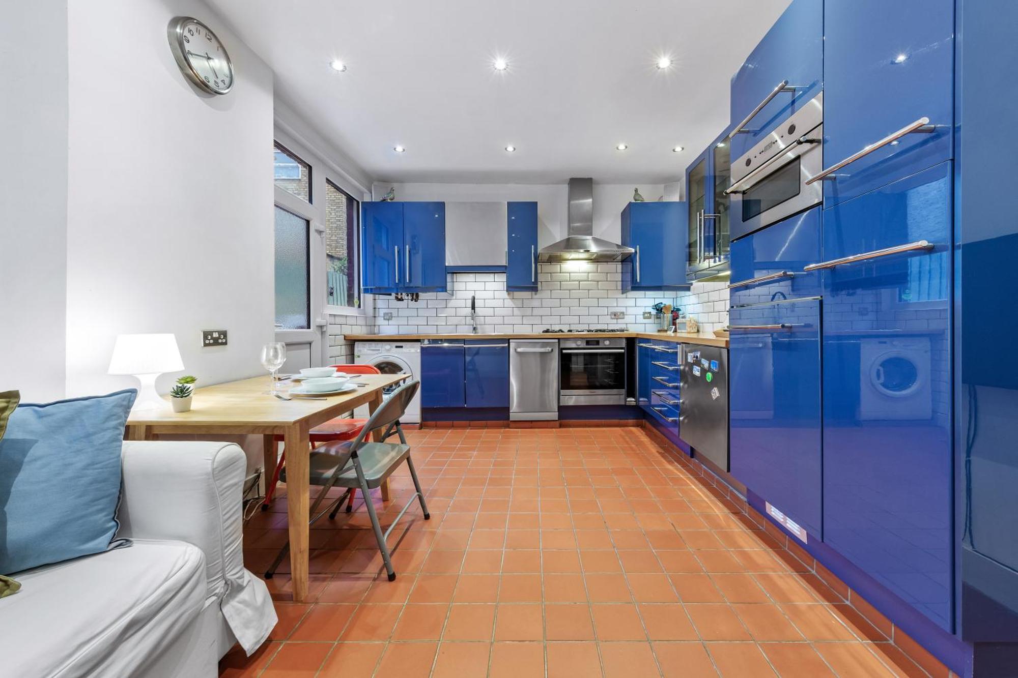 Quiet 2x Bedroom Victorian Terrace Flat + Garden Appartement Londen