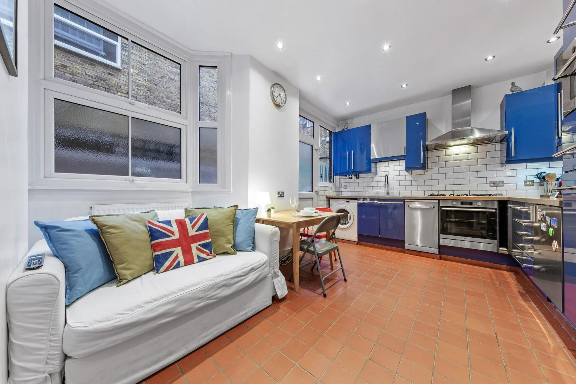 Quiet 2x Bedroom Victorian Terrace Flat + Garden Londen