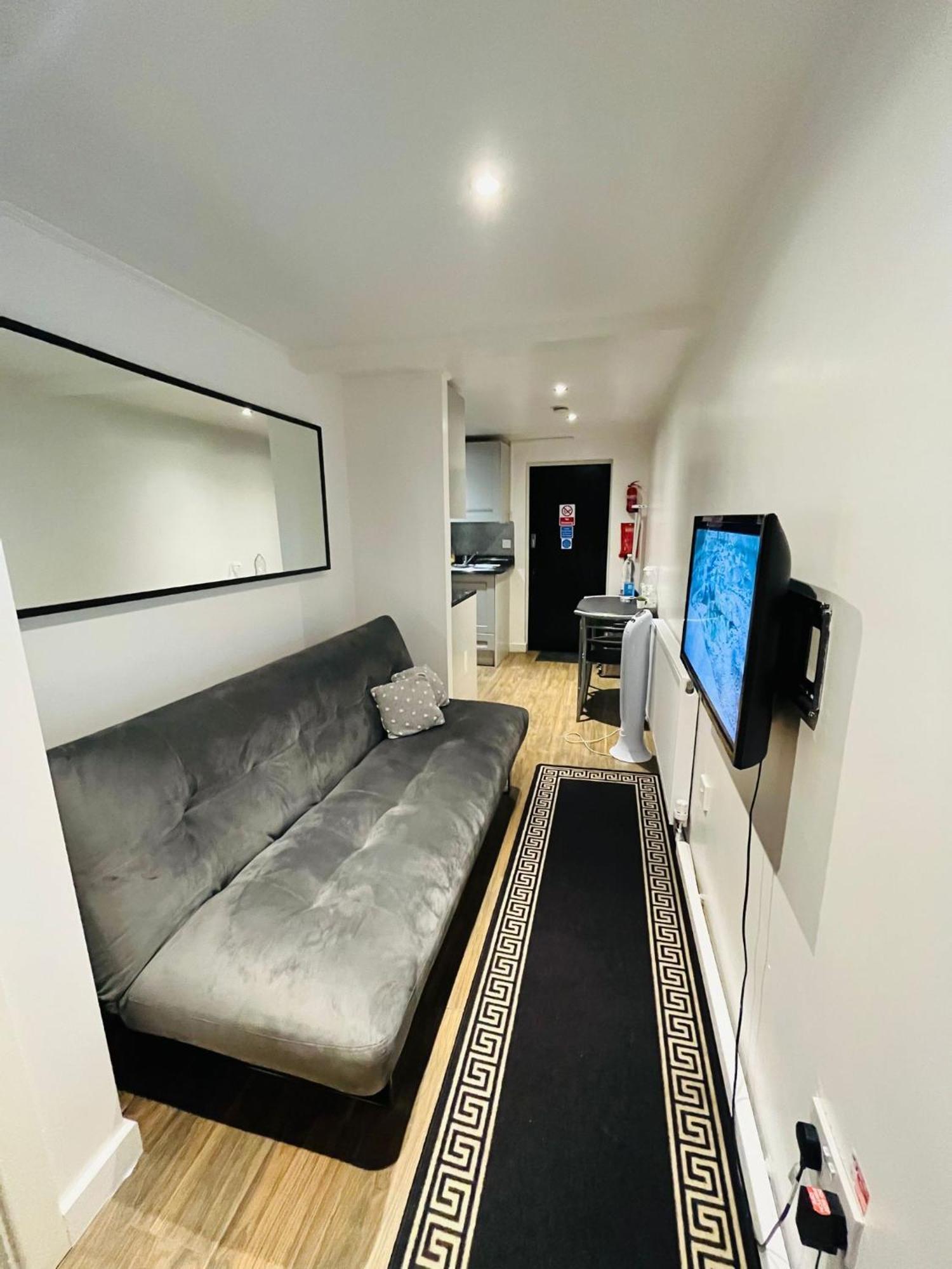 Exclusive Private One Bedroom Apartment