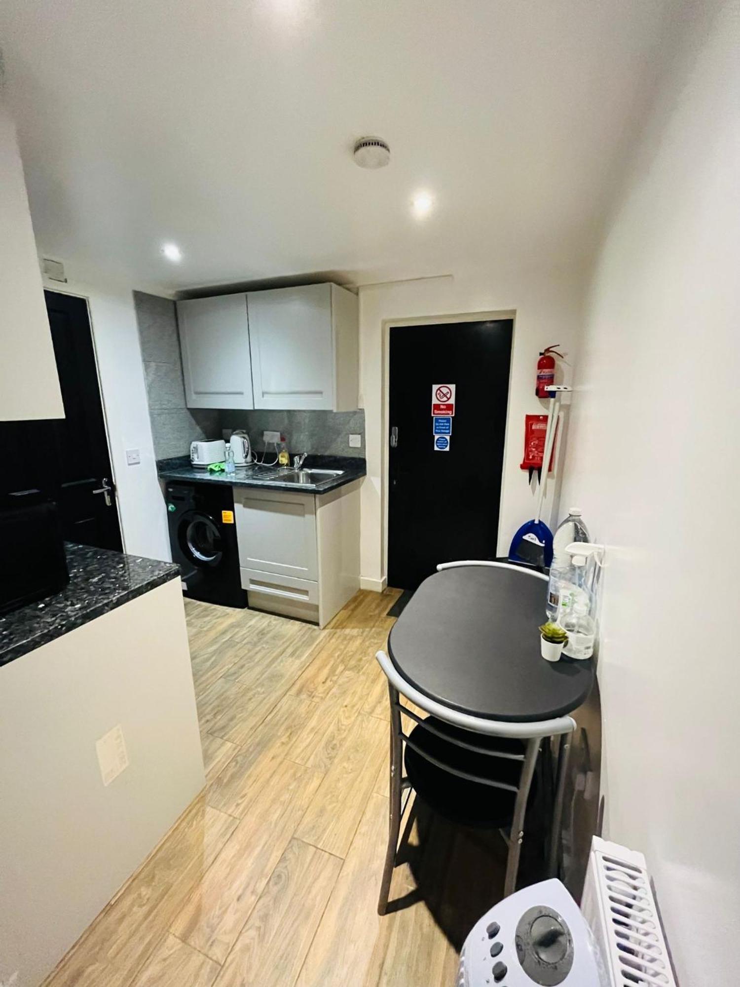 Exclusive Private One Bedroom Apartment