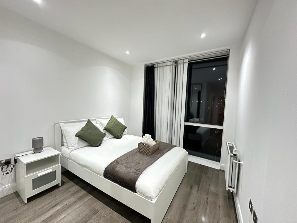 Apartment Luxury 2 Bedroom Penthouse Near *
