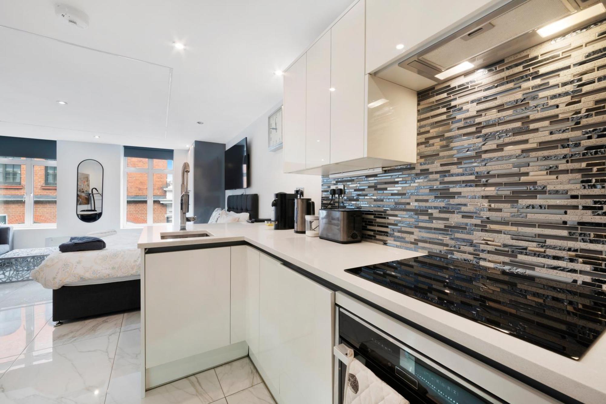 Stylish New Covent Garden Soho Studio Apart London