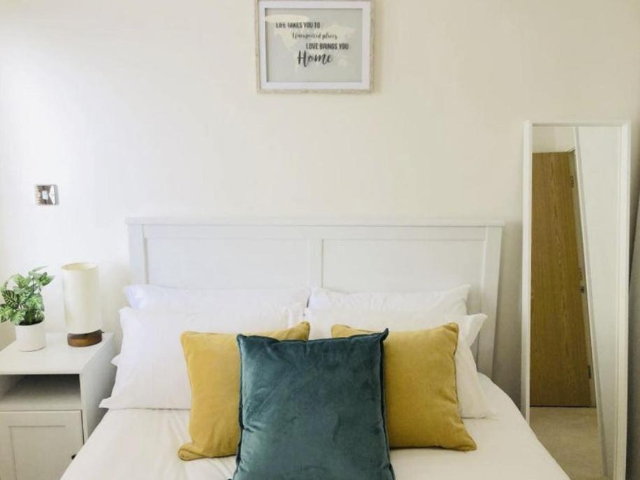 Charming Double-bedroom In Flat Homestay