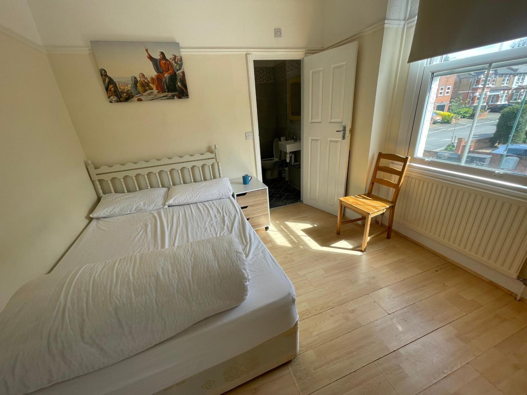 Homestay With Private Bathroom And Shared Kitchen