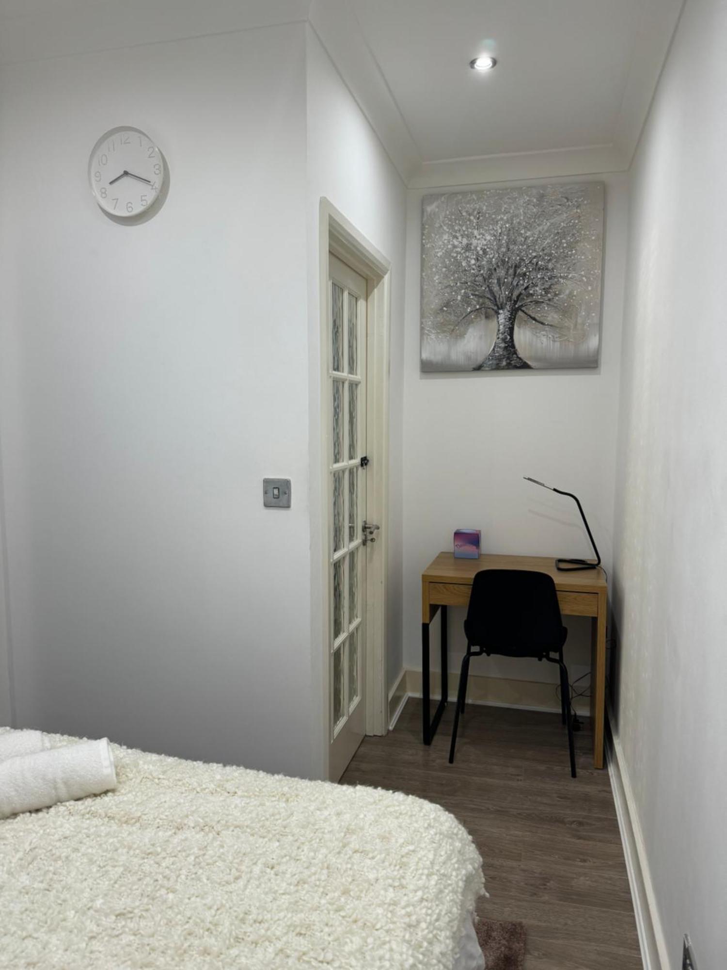 Manor Court 1 Apartment