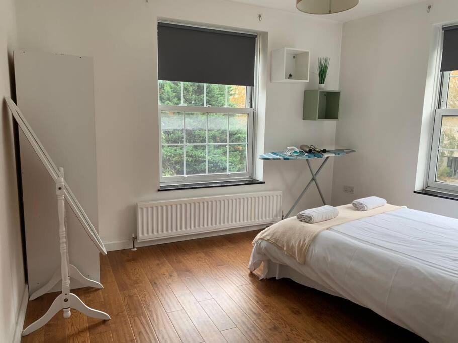 Apartment 4 Bedroom Zone 1 *