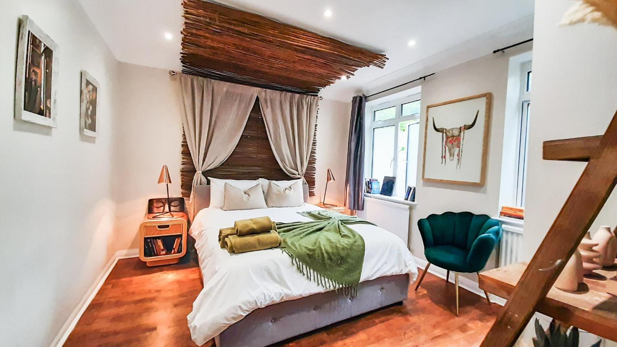 Apartment Enchanting 3 Bedroom Flat *