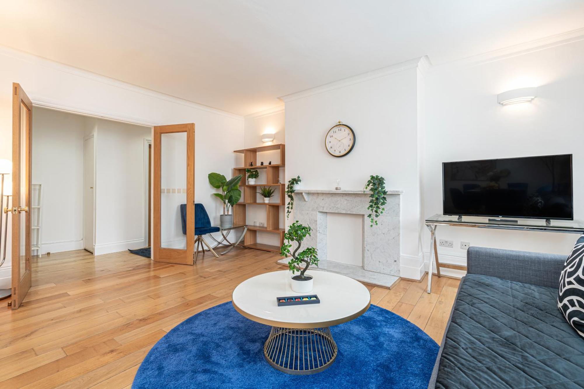 Park Apartment *