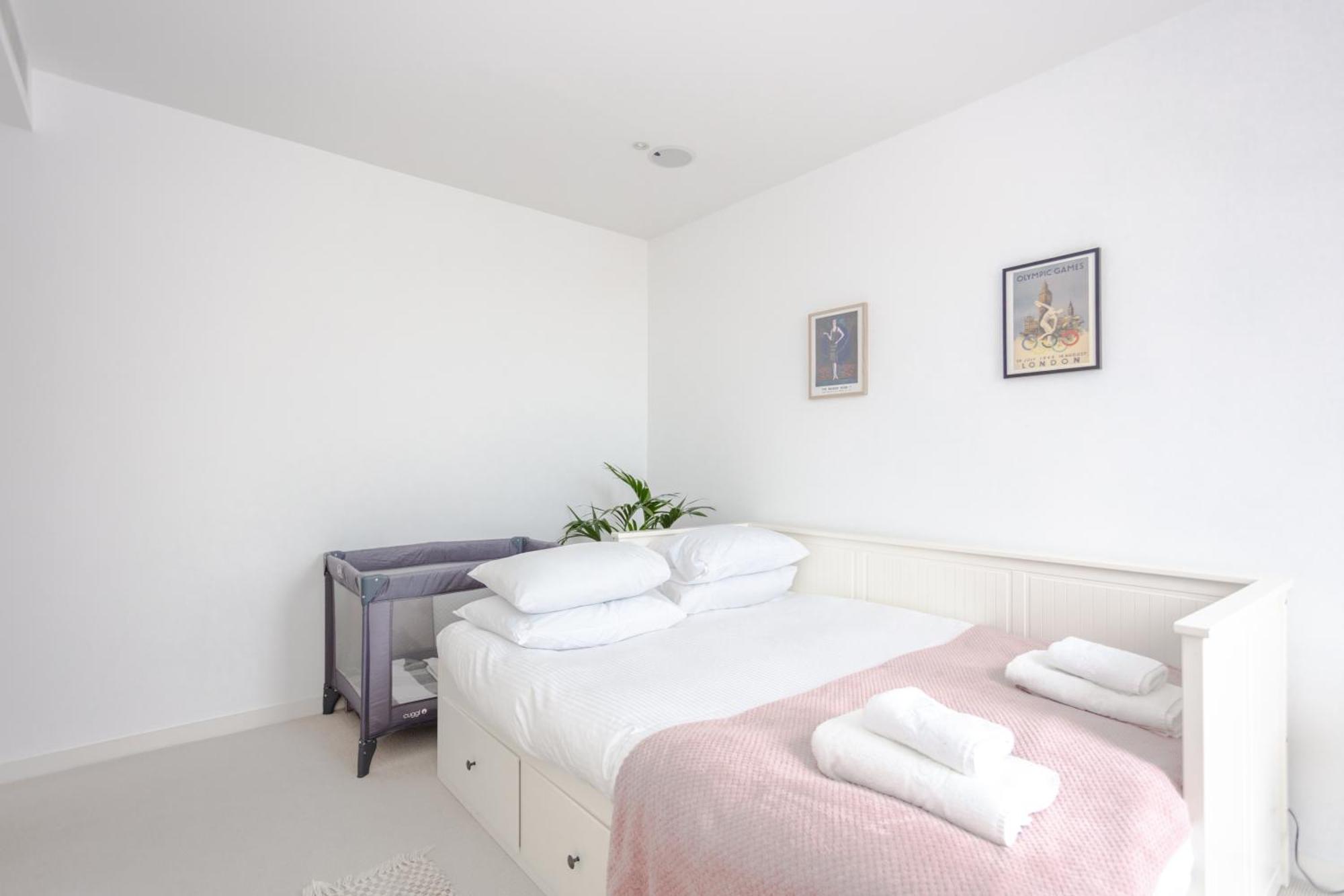 Gorgeous 2 Bedroom Near Clapham Common Apartment *