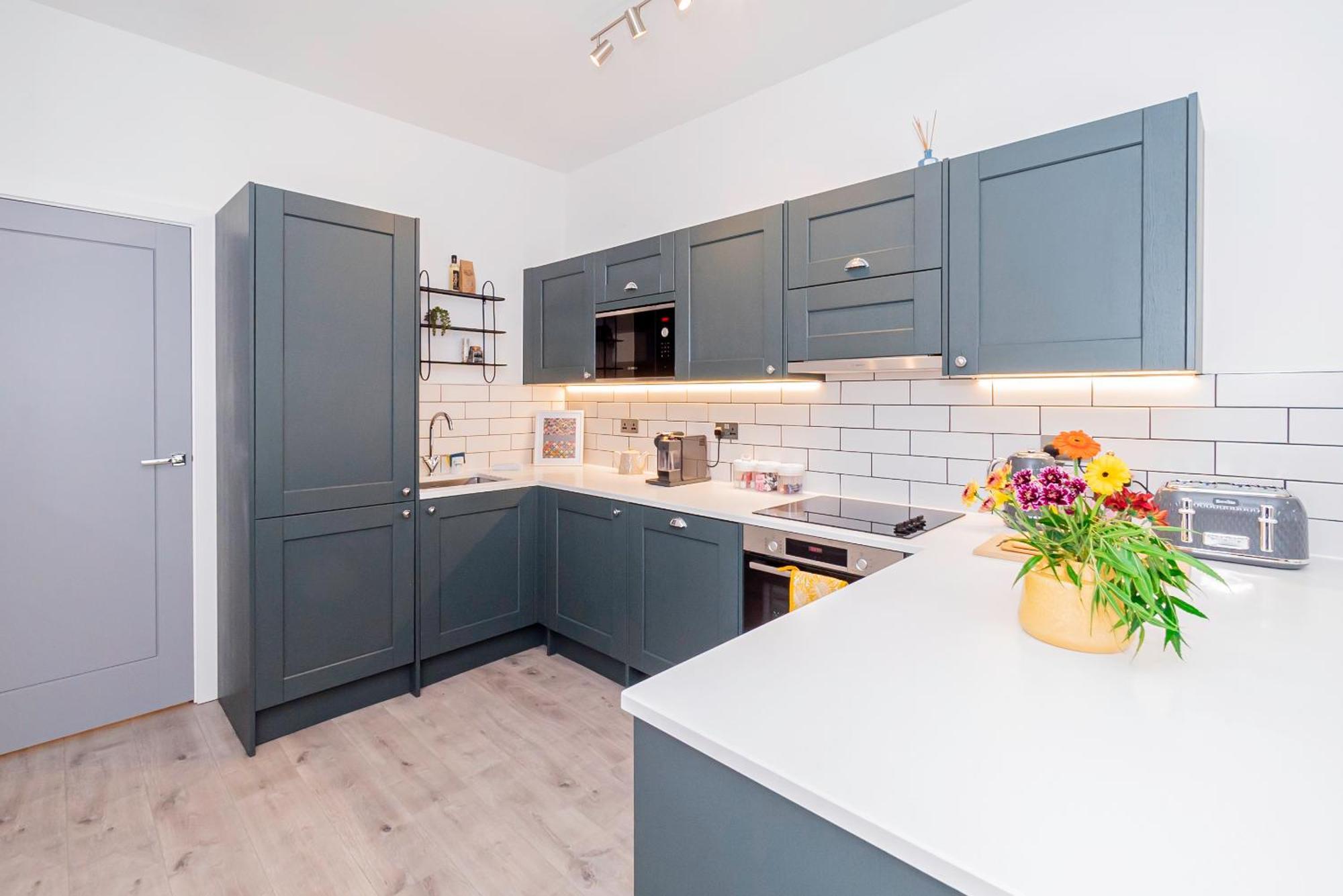 Apartment Gorgeous Two-bedroom Two-bathrooms Flat Near Acton Main Line Station