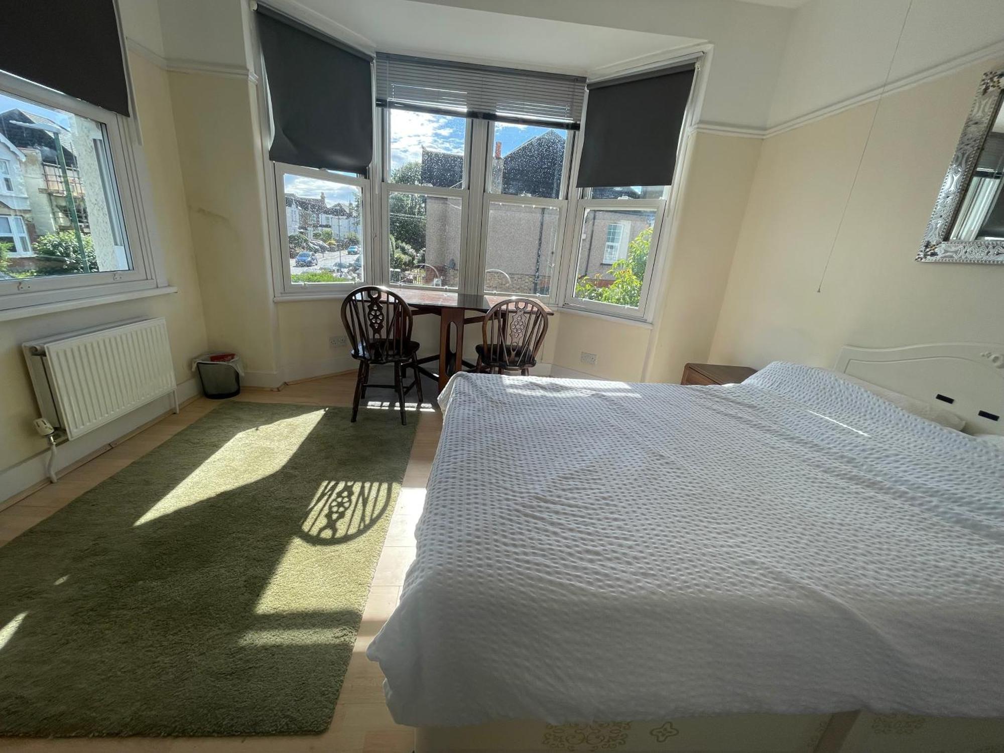 With Private Bathroom And Shared Kitchen * London