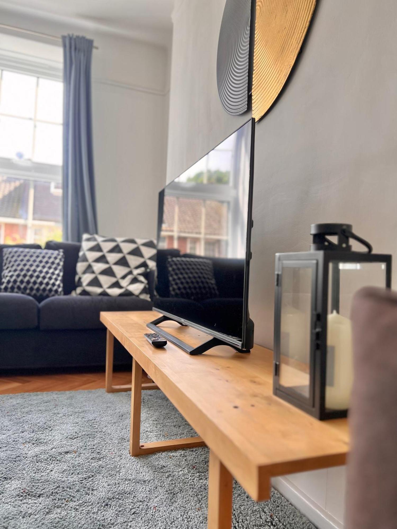 Victorian Amazing Three Bedroom Apartment London