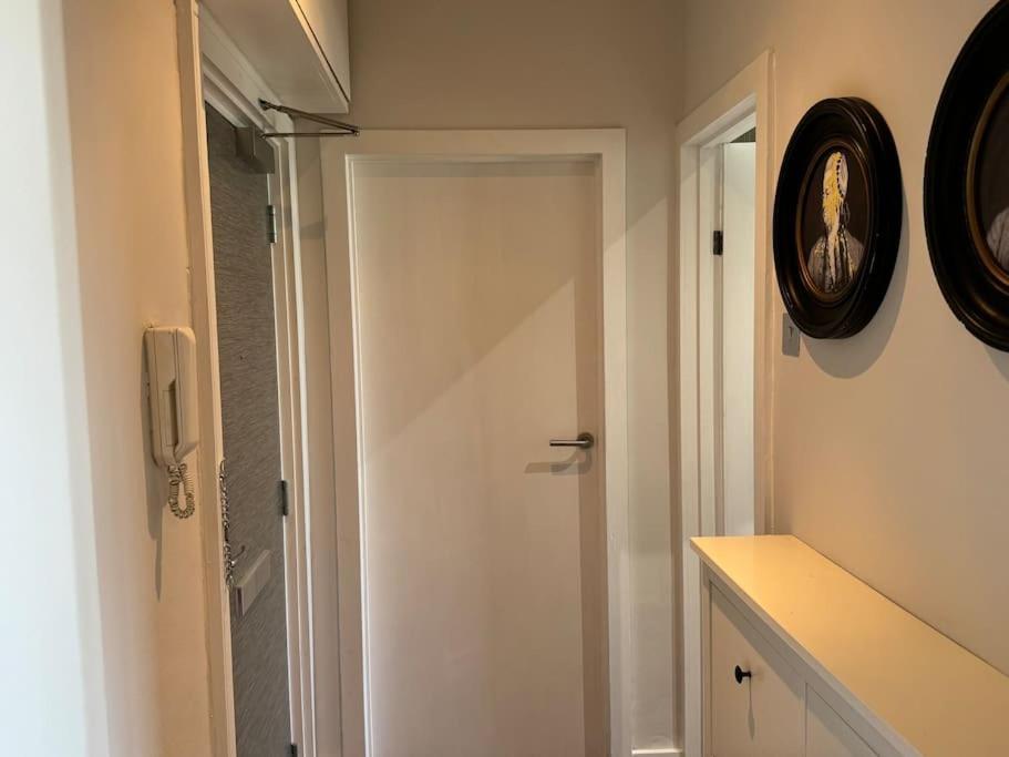 Stylish 1 Bed Hyde Park * Londen