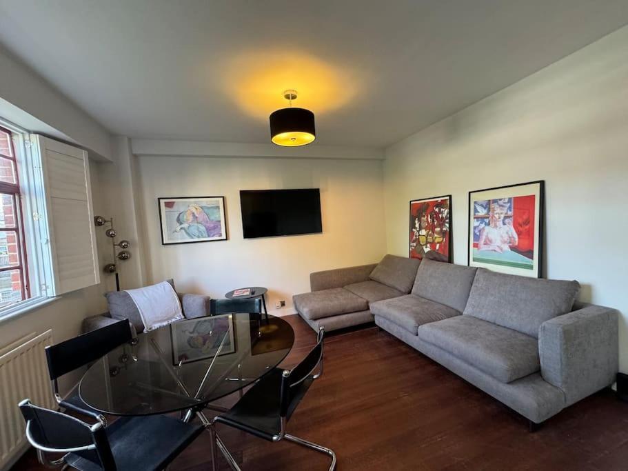 Stylish 1 Bed Hyde Park Appartement