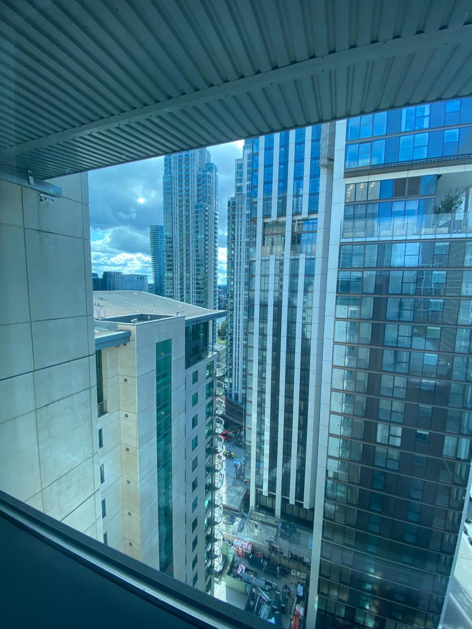Horizon Canary Wharf Apartments Apartment